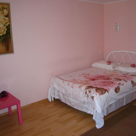 Hotel Service Predslava On Antonovicha Street Kyiv Eksteriør billede
